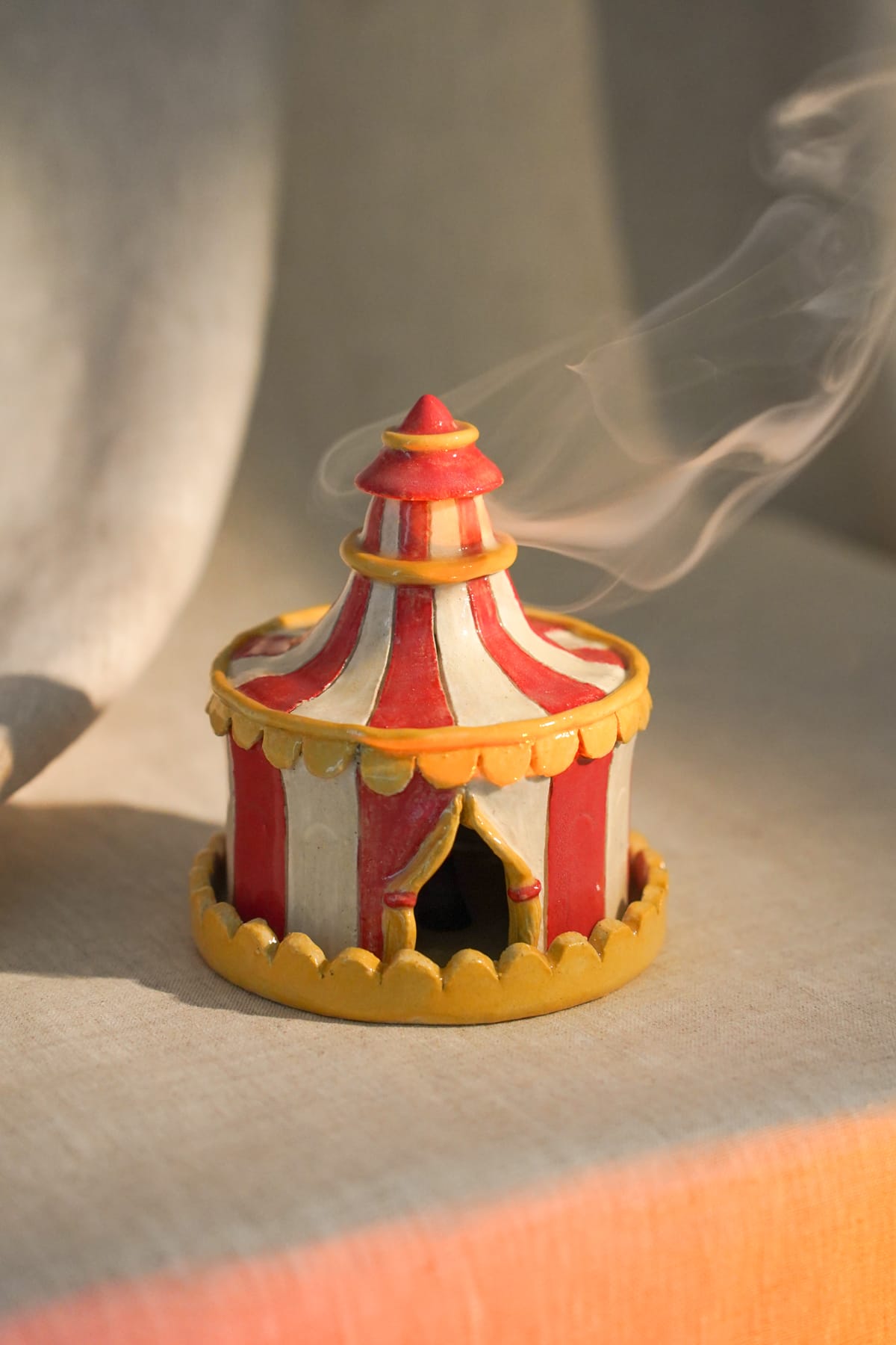Chapiteau à encens
