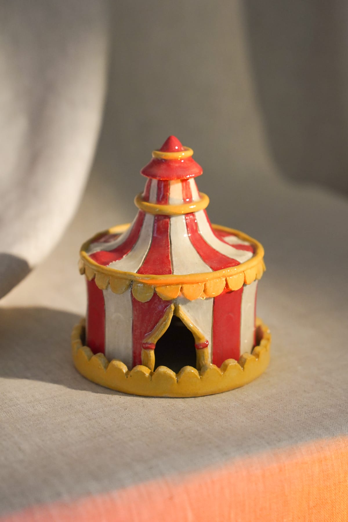 Chapiteau à encens — image 8