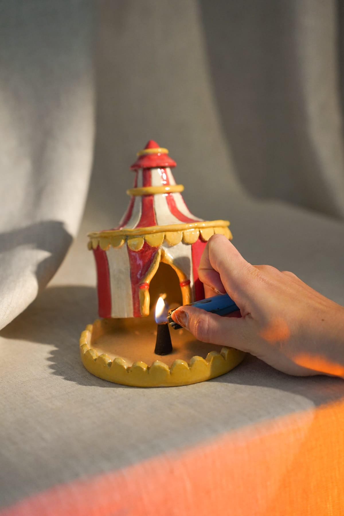 Chapiteau à encens — image 7
