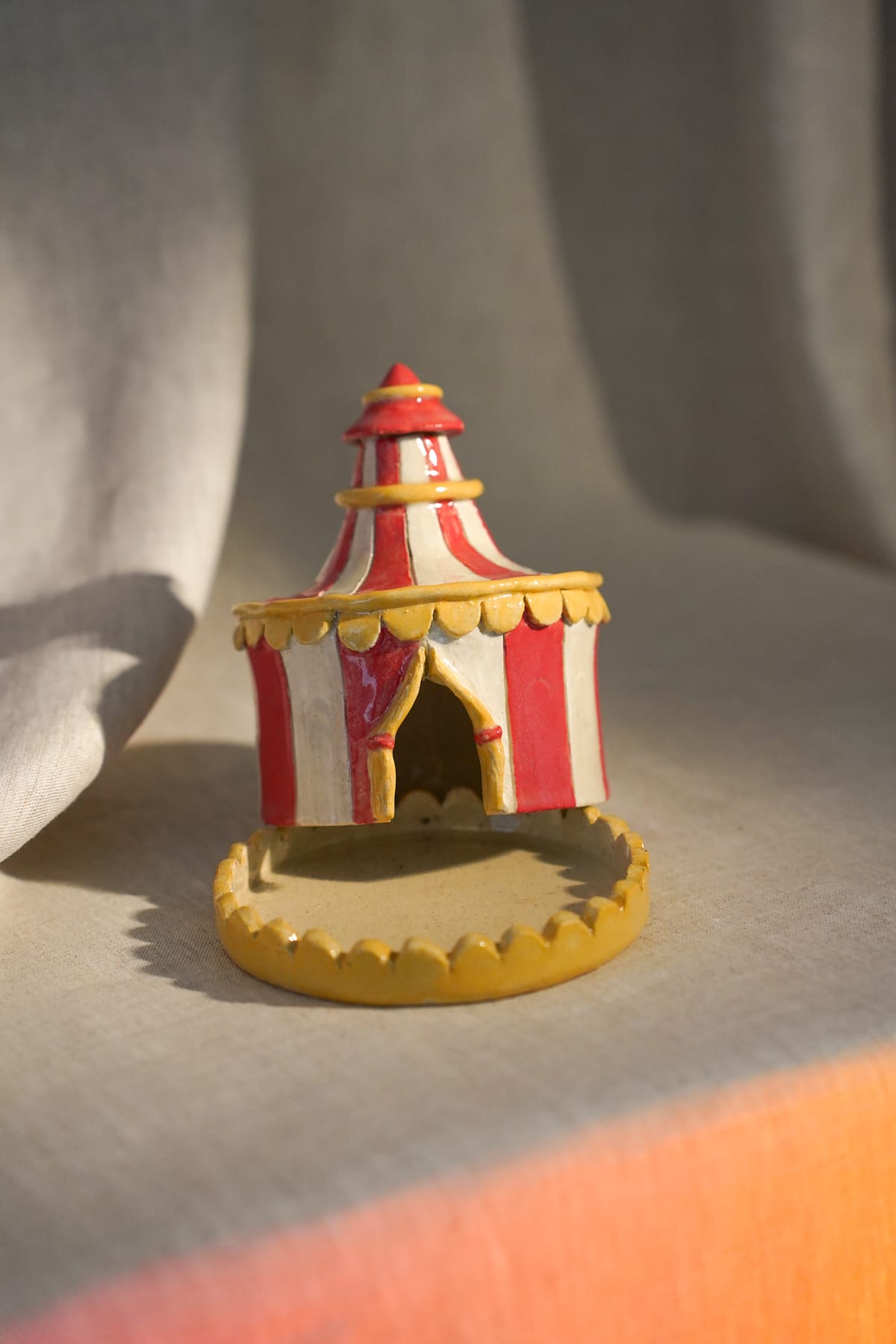Chapiteau à encens — image 5